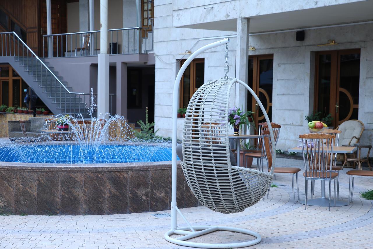 Aratta Hotel Argavand Exterior photo